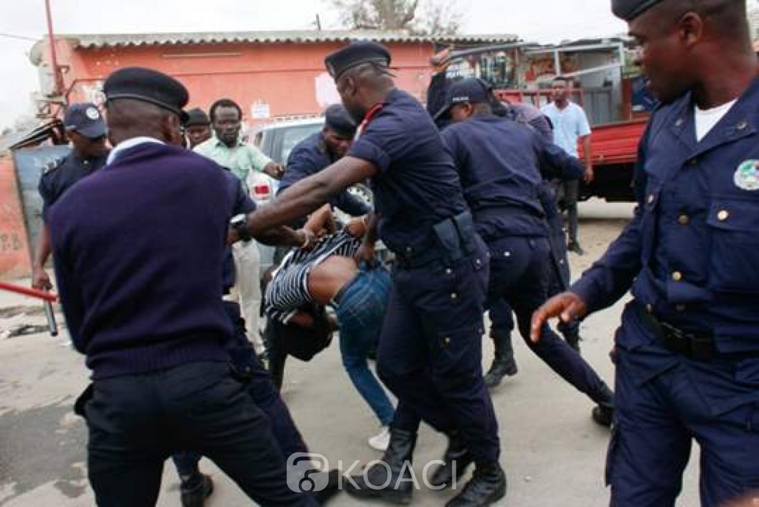 Angola : Covid-19, la police accusée d'avoir tué sept jeunes pour « faire respecter le couvre- feu »