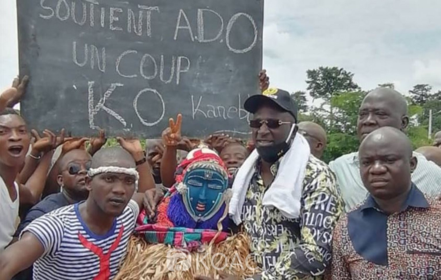 Côte d'Ivoire : Pré-campagne, Méambly soulève le Guemon pour le « 1 coup KO d'ADO »