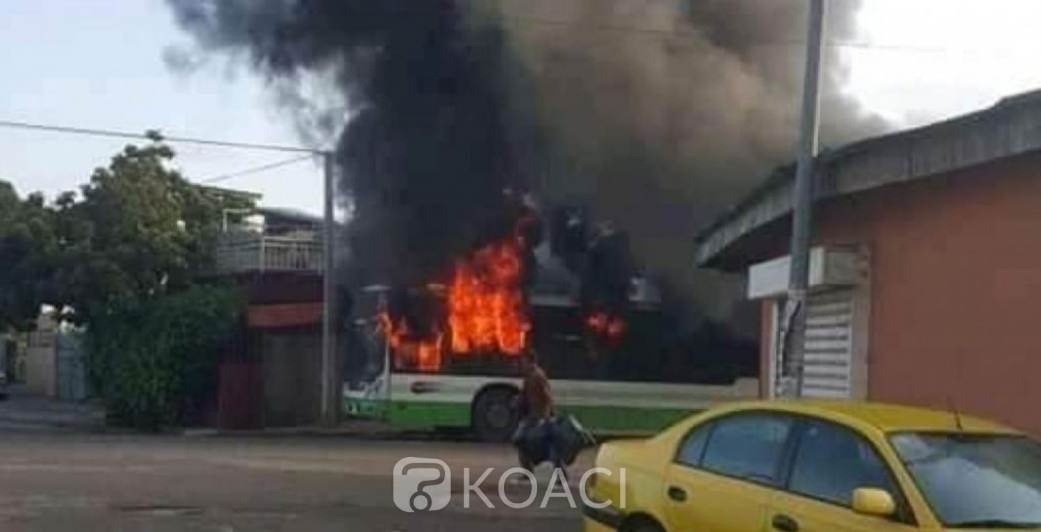 Côte d'Ivoire : Cocody, un autre bus incendié par des casseurs