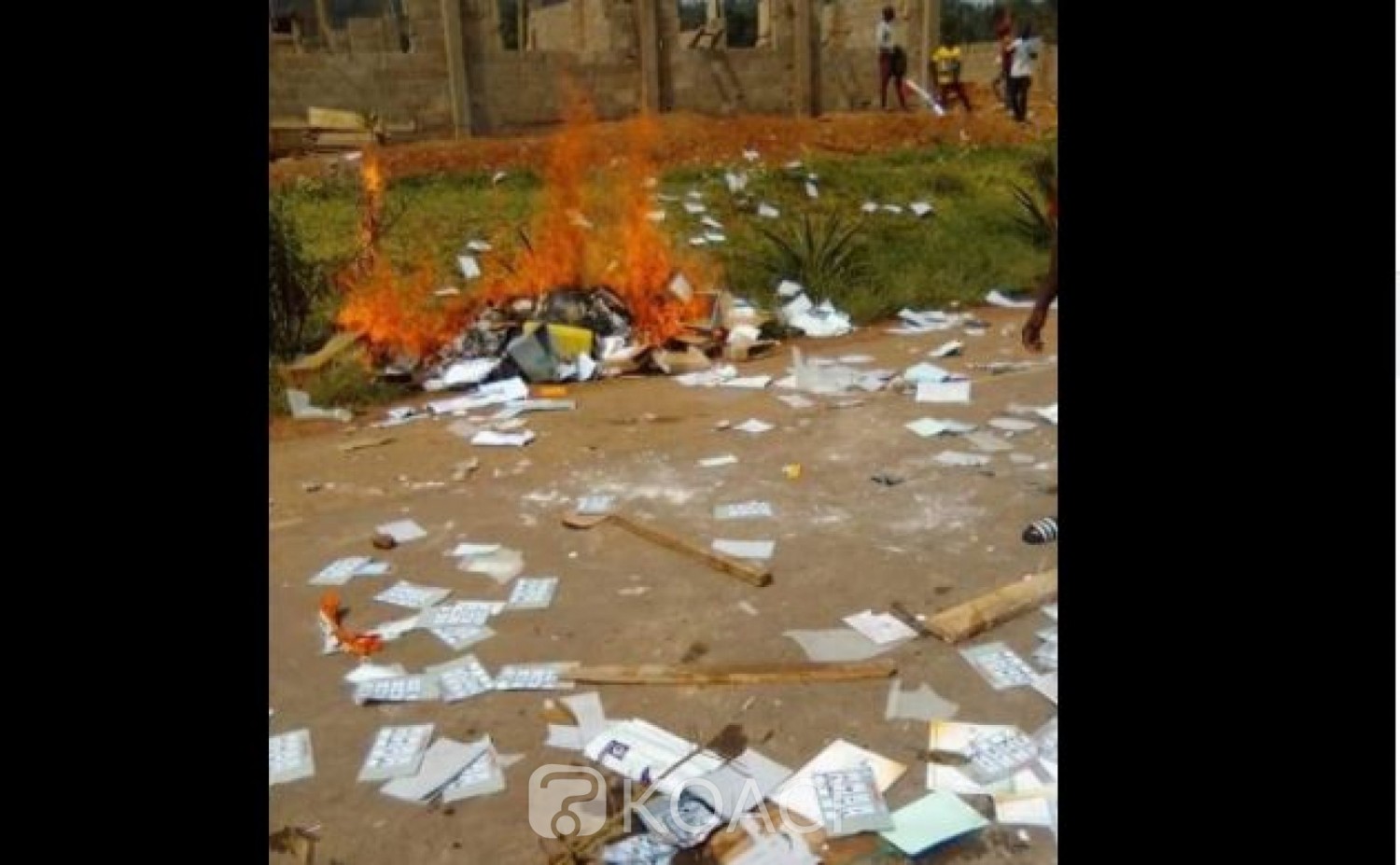 Côte d'Ivoire : Après Daoukro, les locaux de la CEI locale de Bongouanou visités par des casseurs, du matériel incendié