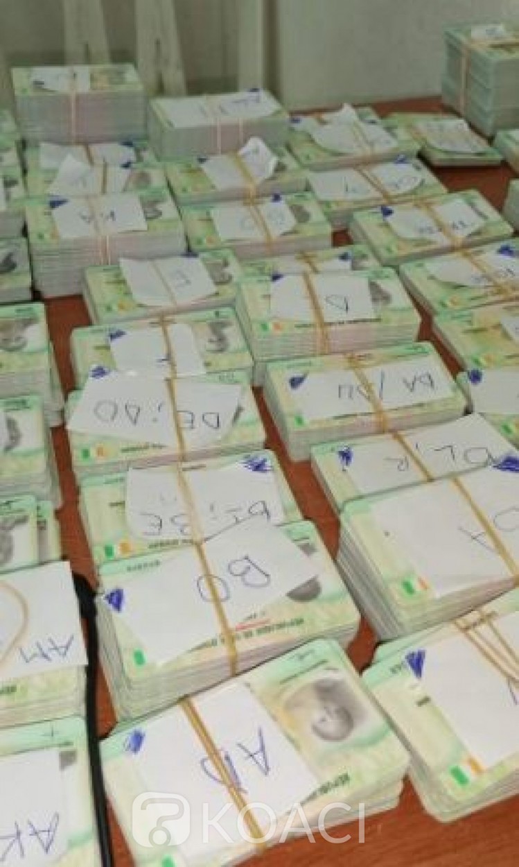 Côte d'Ivoire : Yopougon, des CNI attendent leurs propriétaires à la mairie centrale