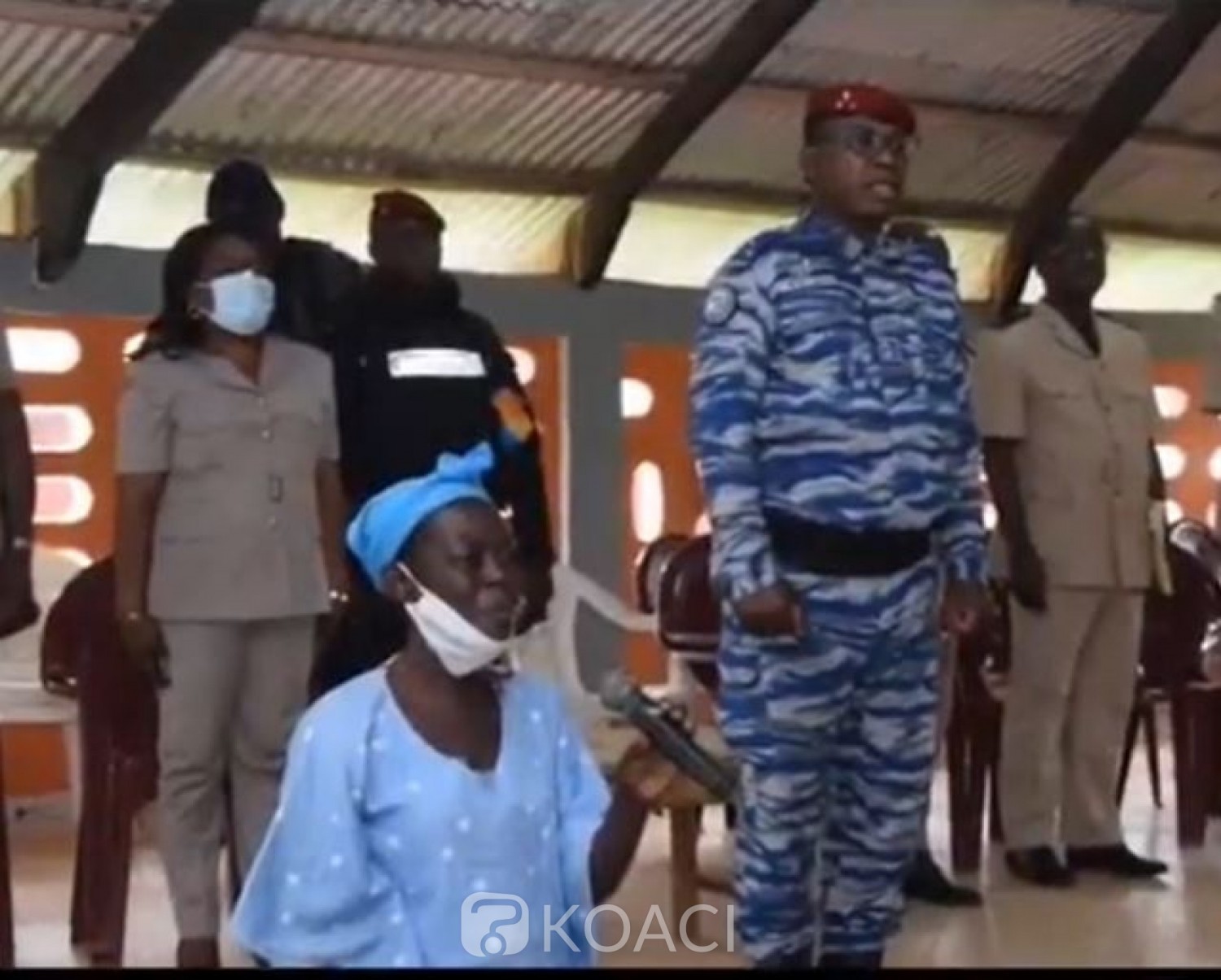 Côte d'Ivoire : Le Général Apalo à ceux qui érigent les barrages sur les routes, « vous méritez la prison »