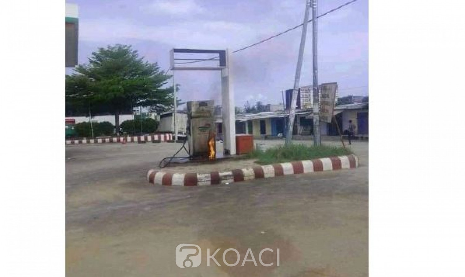 Côte d'Ivoire : Yopougon, des manifestants tentent de mettre le feu à une station-service