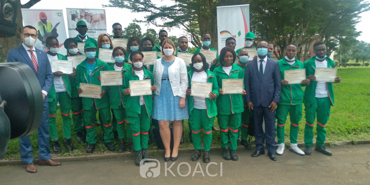 Côte d'Ivoire : Énergies renouvelables, 75 apprenants formés à Abidjan au Centre des Métiers de l'Électricité et prêts à exercer