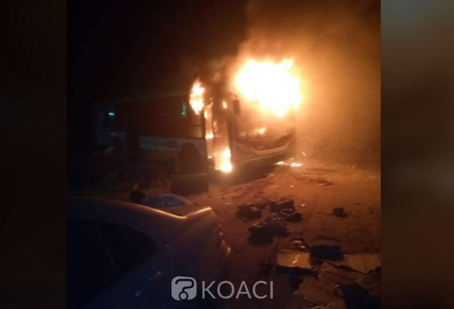 Côte d'Ivoire : Yopougon, au moins quatre véhicules incendiés par des individus à Niangon non loin de la pharmacie Sainte Rita