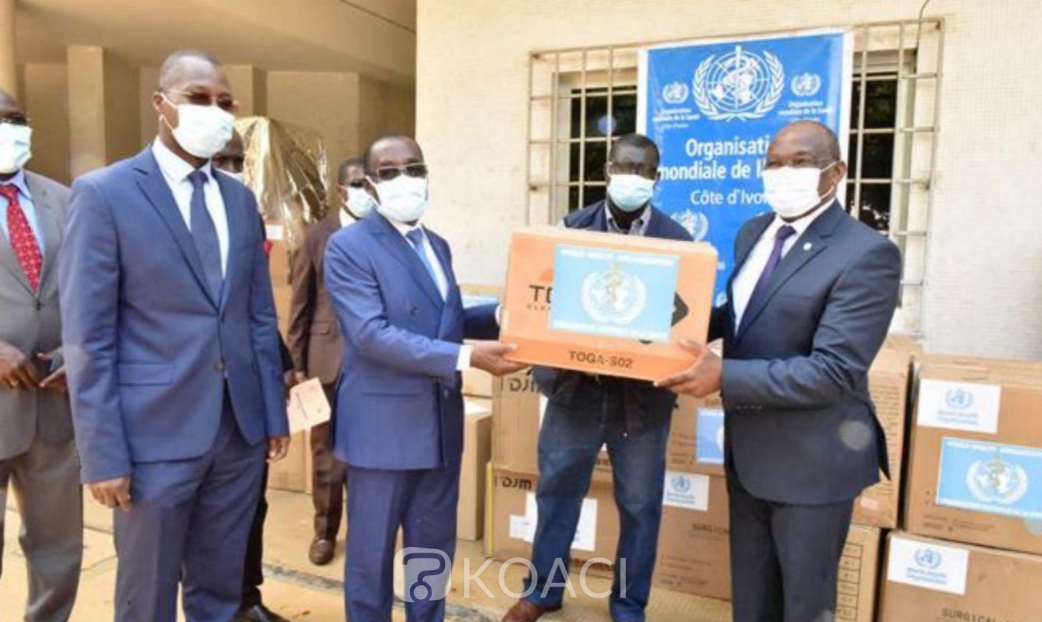Côte d'Ivoire : Lutte contre la COVID-19, plus 300 millions de FCFA de matériels et d'équipements médicaux de l'OMS offerts au ministère de la Santé et de l'hygiène publique