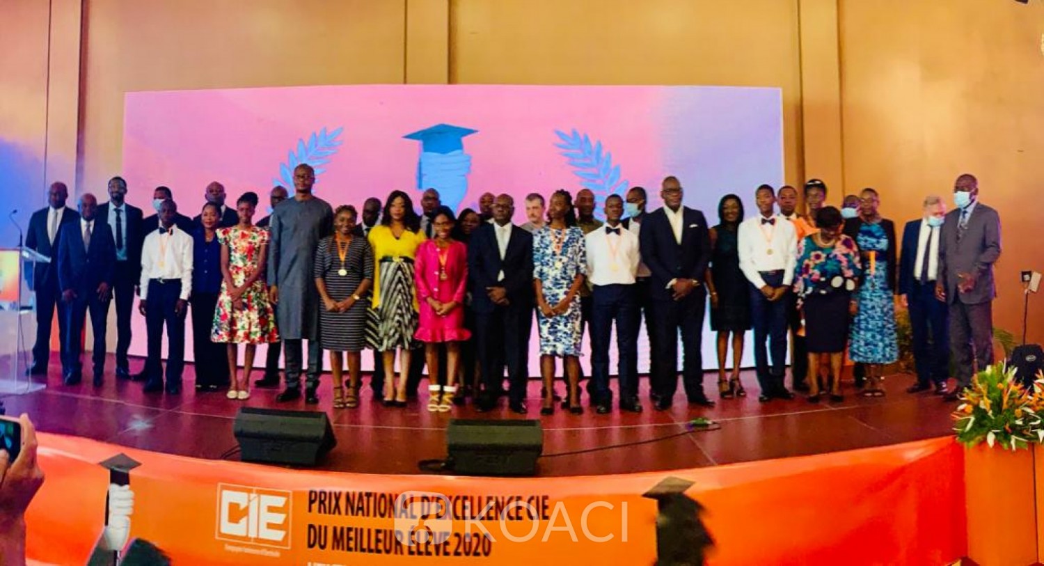 Côte d'Ivoire : Prix national d'excellence, pour la 6ème édition, 09 lauréats reçoivent des récompenses de la CIE