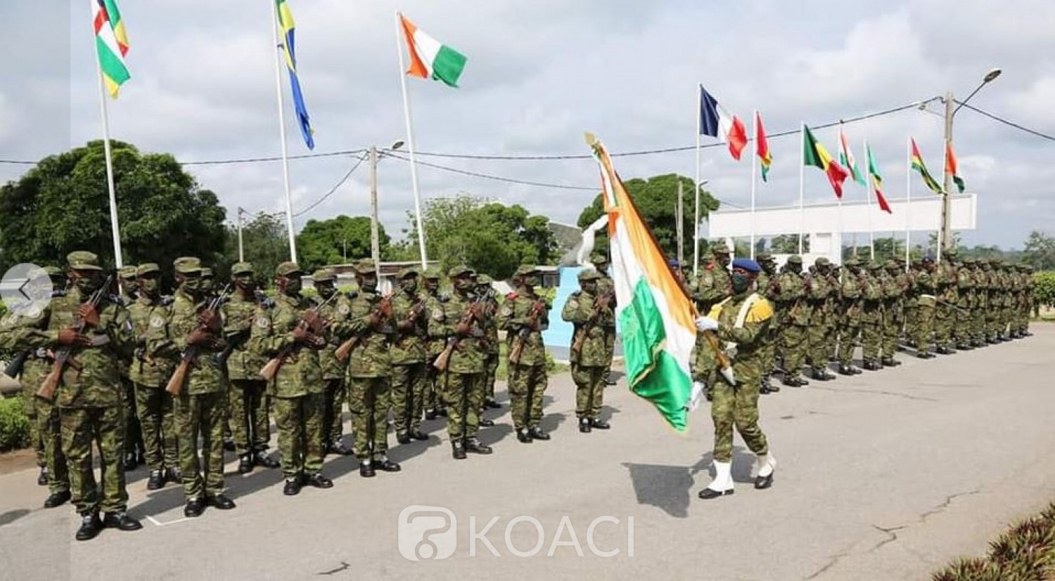 Côte d'Ivoire : La famille des FACI s'agrandit, 120 élèves officiers d'active et des médecins élèves officiers présentés au drapeau national