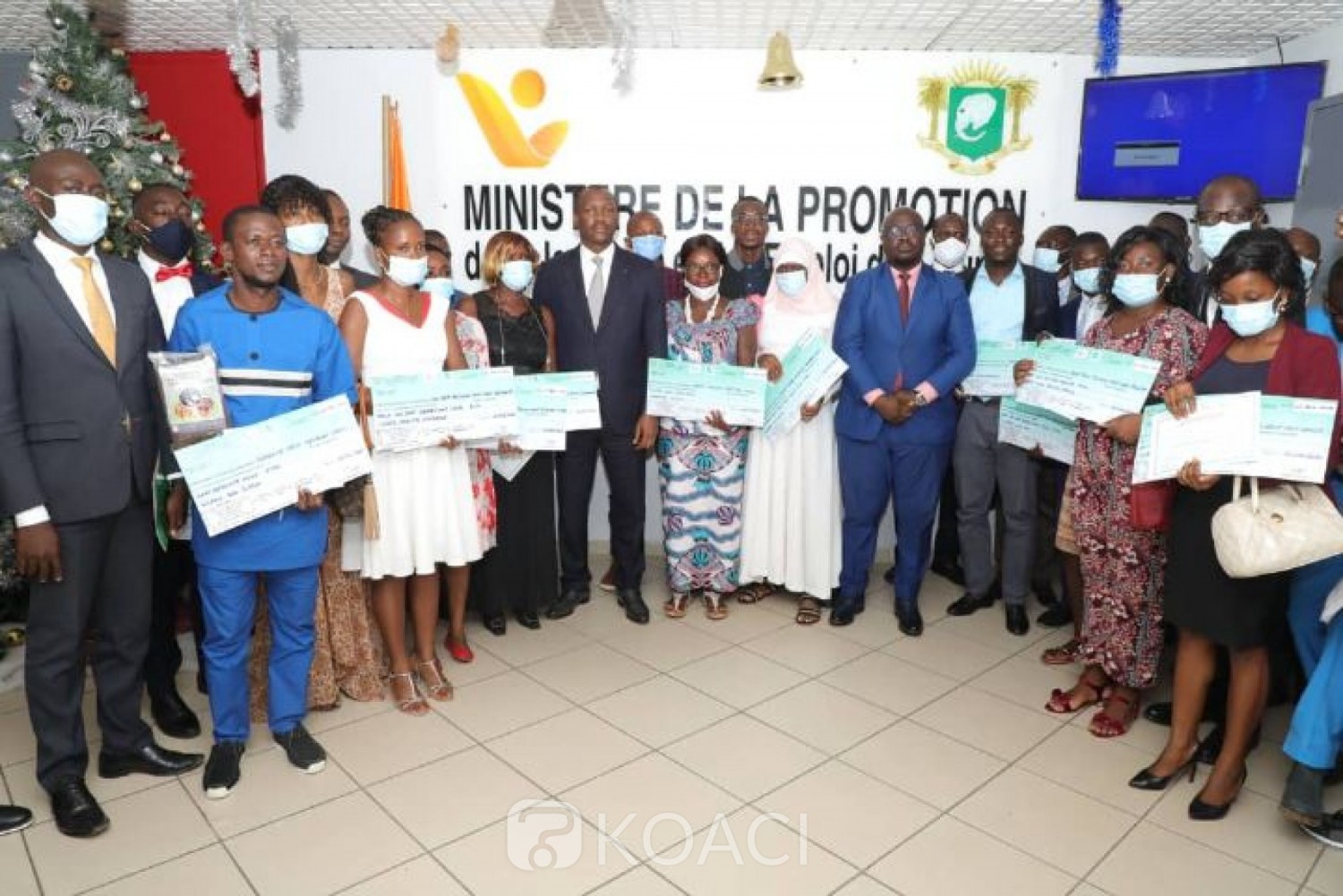 Côte d'Ivoire : 20 jeunes reçoivent plus de 500 millions FCFA pour des projets dans le secteur agricole