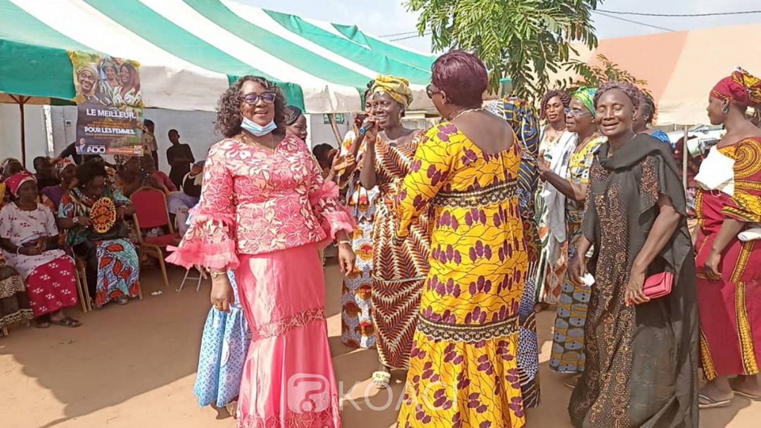Côte d'Ivoire : Législative 2021, à Sinfra, lors d'une cérémonie d'hommage à Ouattara, des femmes du RHDP sollicitent une candidature féminine