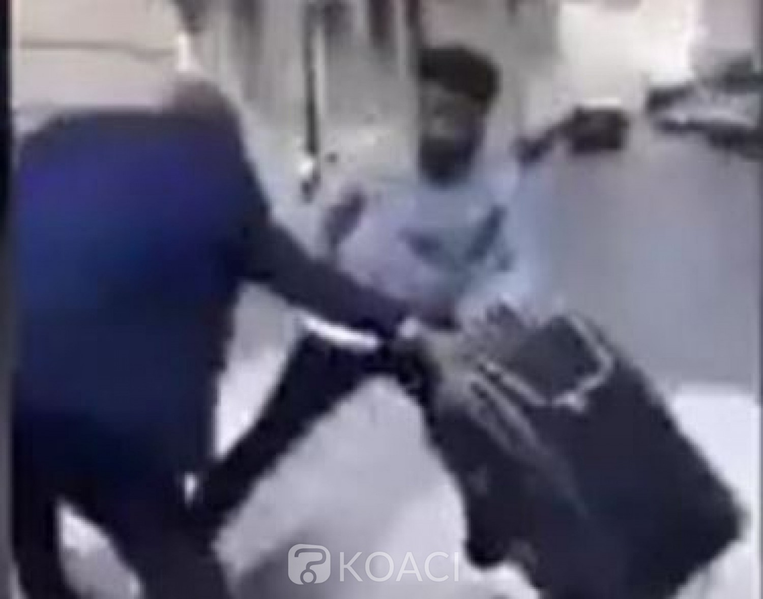 Côte d'Ivoire : Deux ans après l'affaire de la valise diplomatique, la justice française condamne l'un des accusés à 10 mois de prison ferme