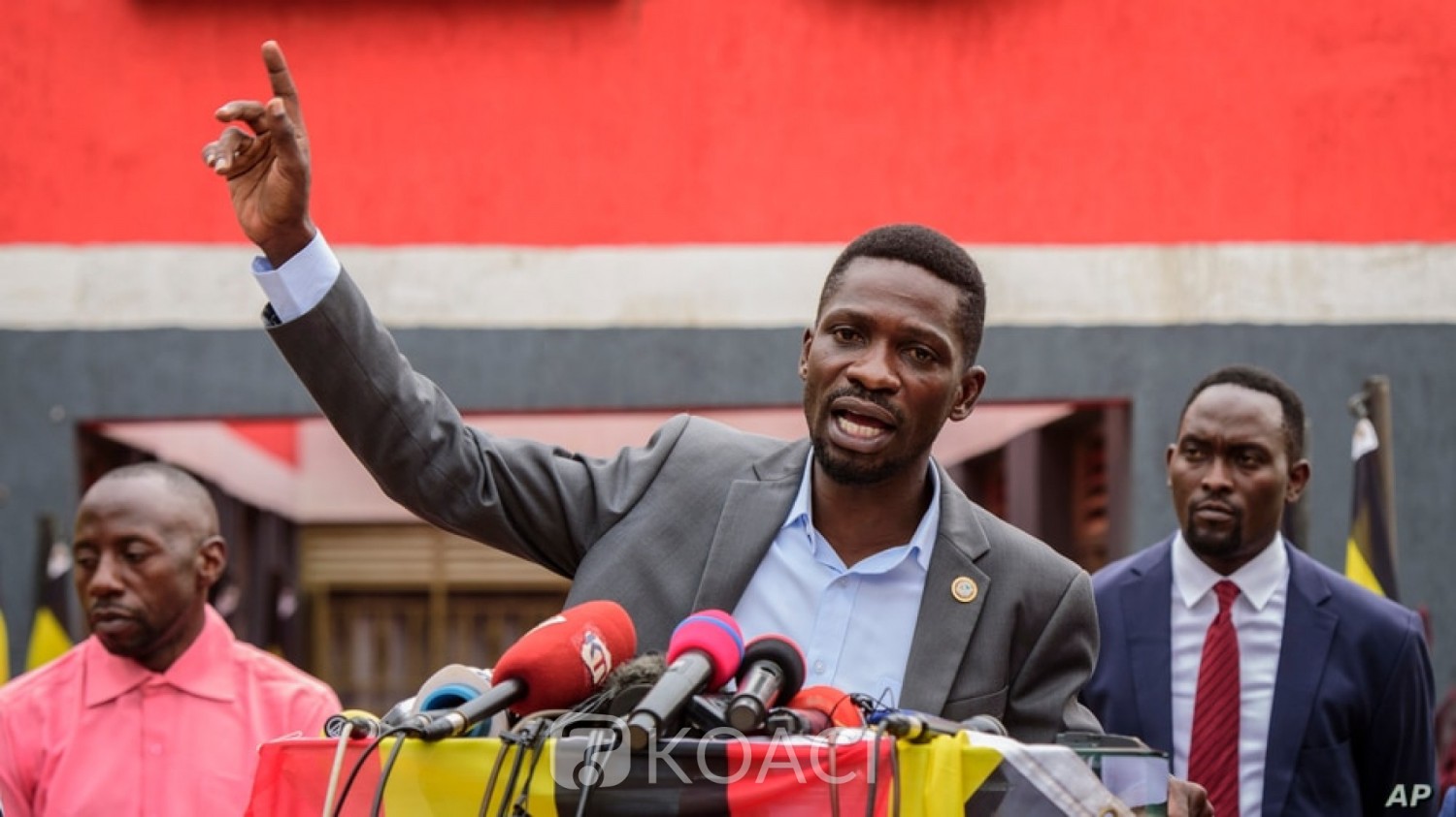 Ouganda : Bobi Wine ne veut rien lâcher, il appelle à manifester contre Museveni sans armes
