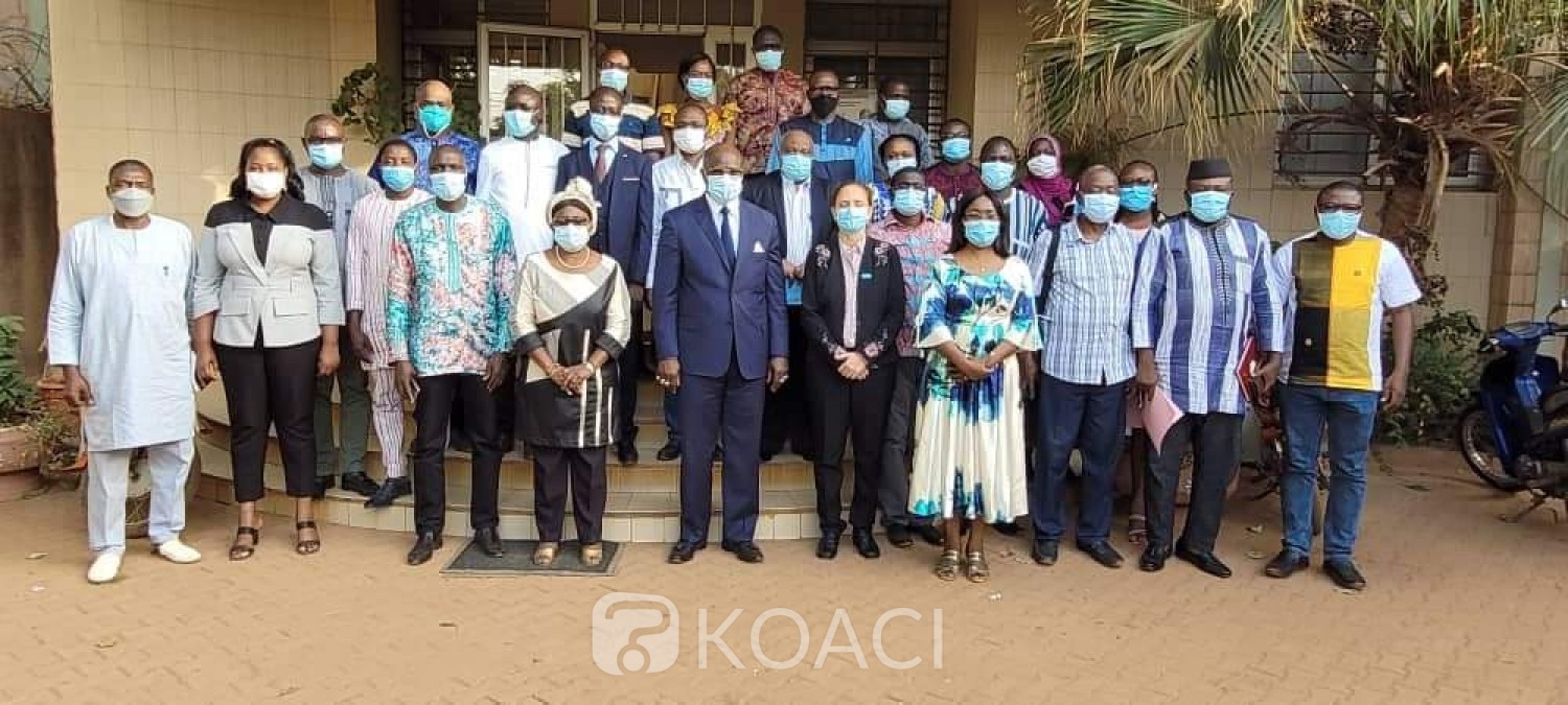 Burkina Faso : Même si anecdotique, validation du plan national de déploiement et de vaccination contre la COVID-19