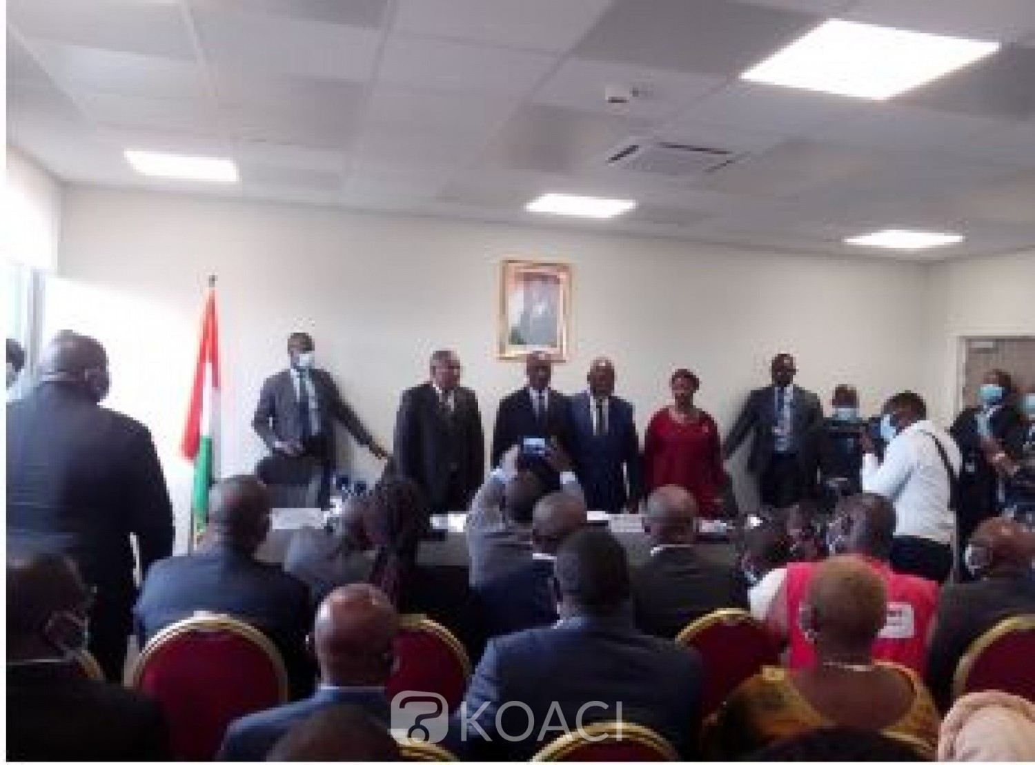 Côte d'Ivoire : Avant son départ des Affaires Maritimes, Philippe Légré présente ses excuses à Amadou Koné