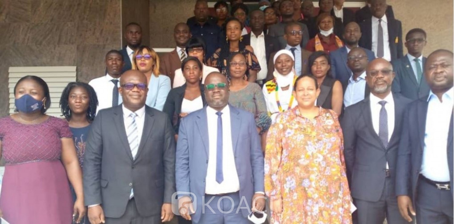 Cote d'Ivoire : Grand-Bassam, des jeunes formés pour prendre leur place dans les instances de décisions des partis politiques