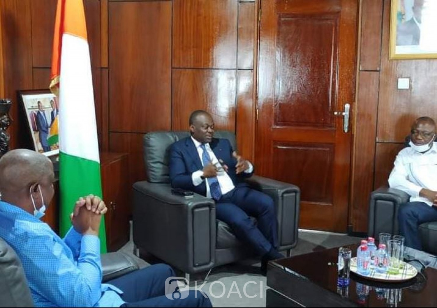 Côte d'Ivoire : A 24h de leur retour annoncé à Abidjan, l'Ambassadeur ivoirien à Accra rassure les exilés de la disponibilité des  laissez-passer