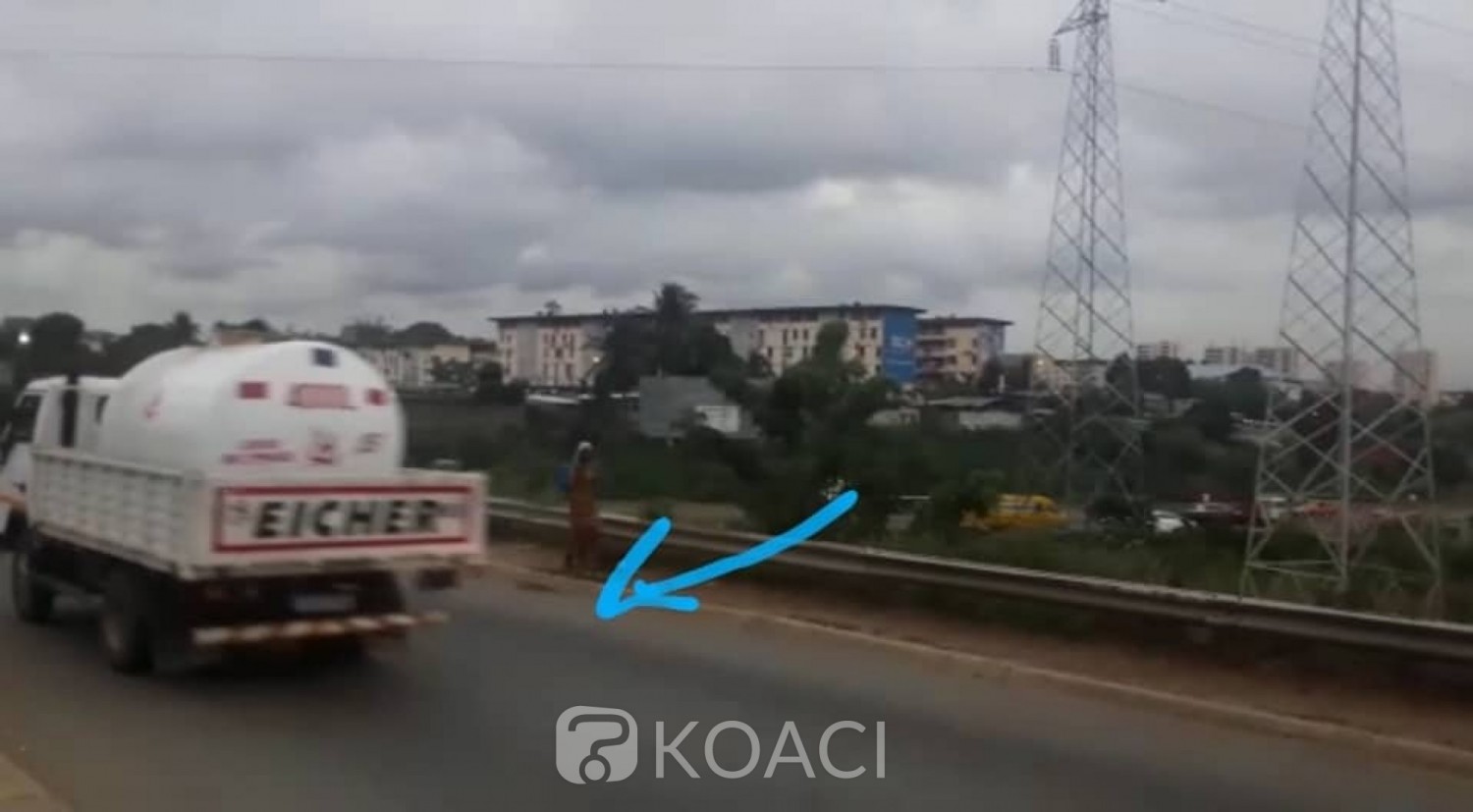 Côte d'Ivoire : Un motocycliste sans casque percute un câble et décède en tombant