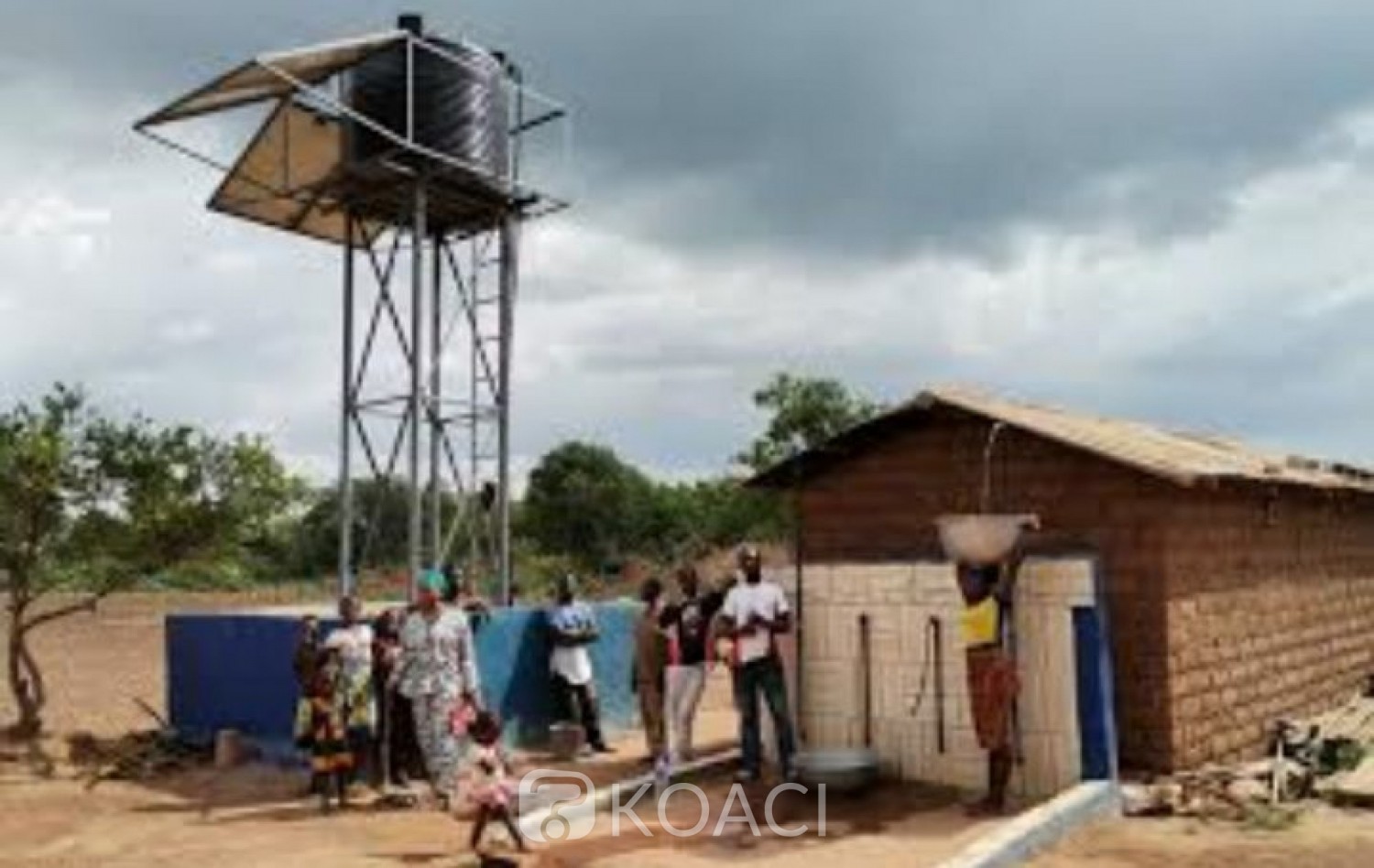 Côte d'Ivoire : Brobo, pour ne plus les voir « faire des kilomètres afin de puiser de l'eau...», un forage offert à des femmes