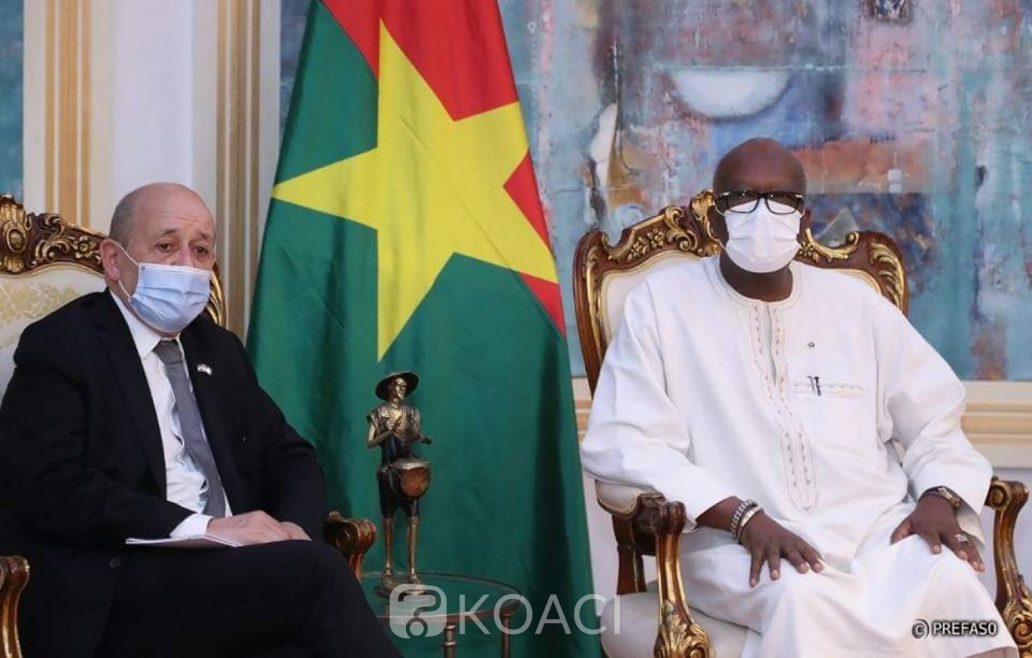 Burkina Faso : A Ouagadougou, Le Drian affirme que la France va continuer à agir contre le terrorisme
