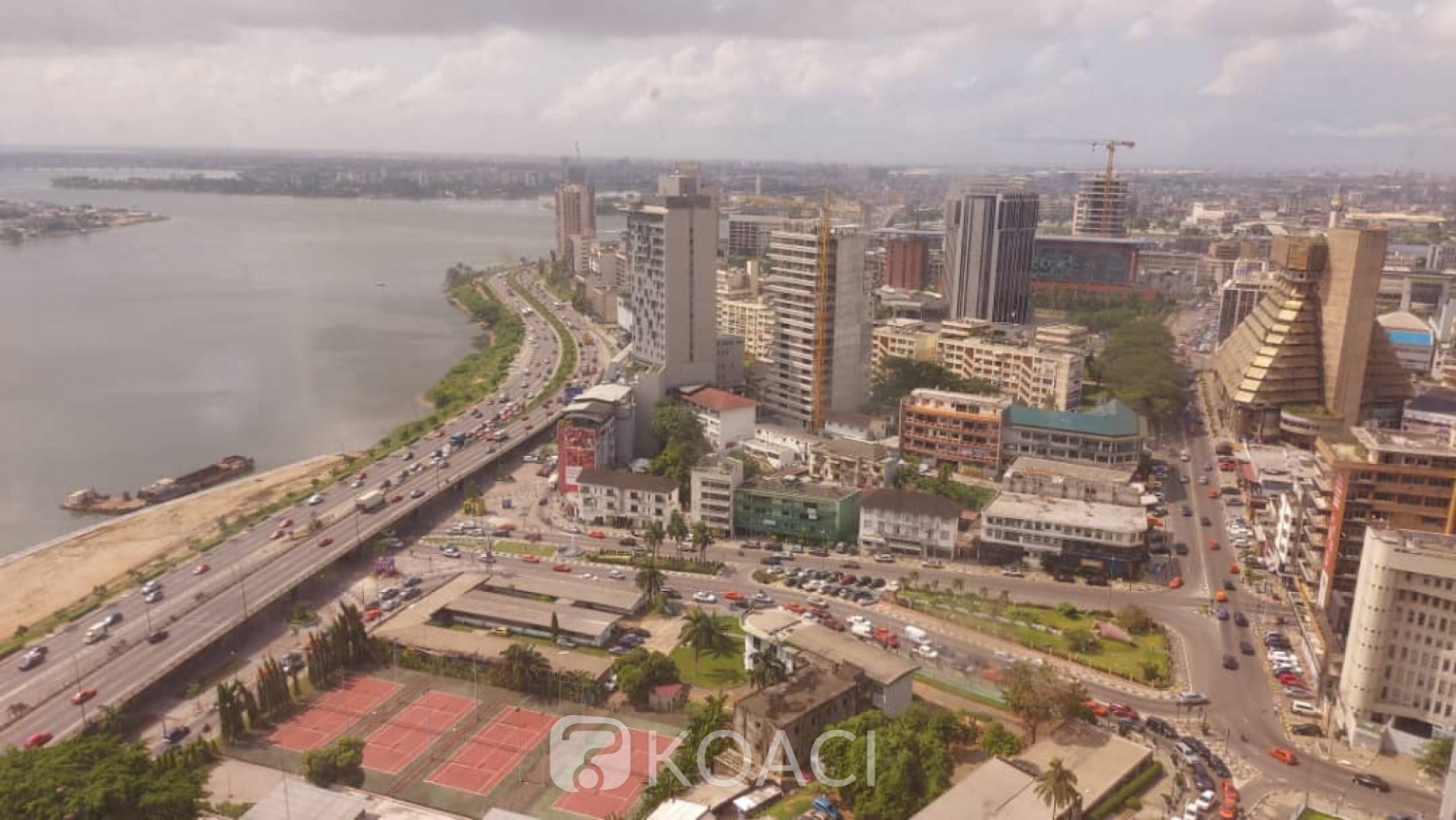 Côte d'Ivoire :   Le FMI annonce 6% de croissance en 2021, les autorités prévoient un déficit de 4,6% dans la loi de finances initiale