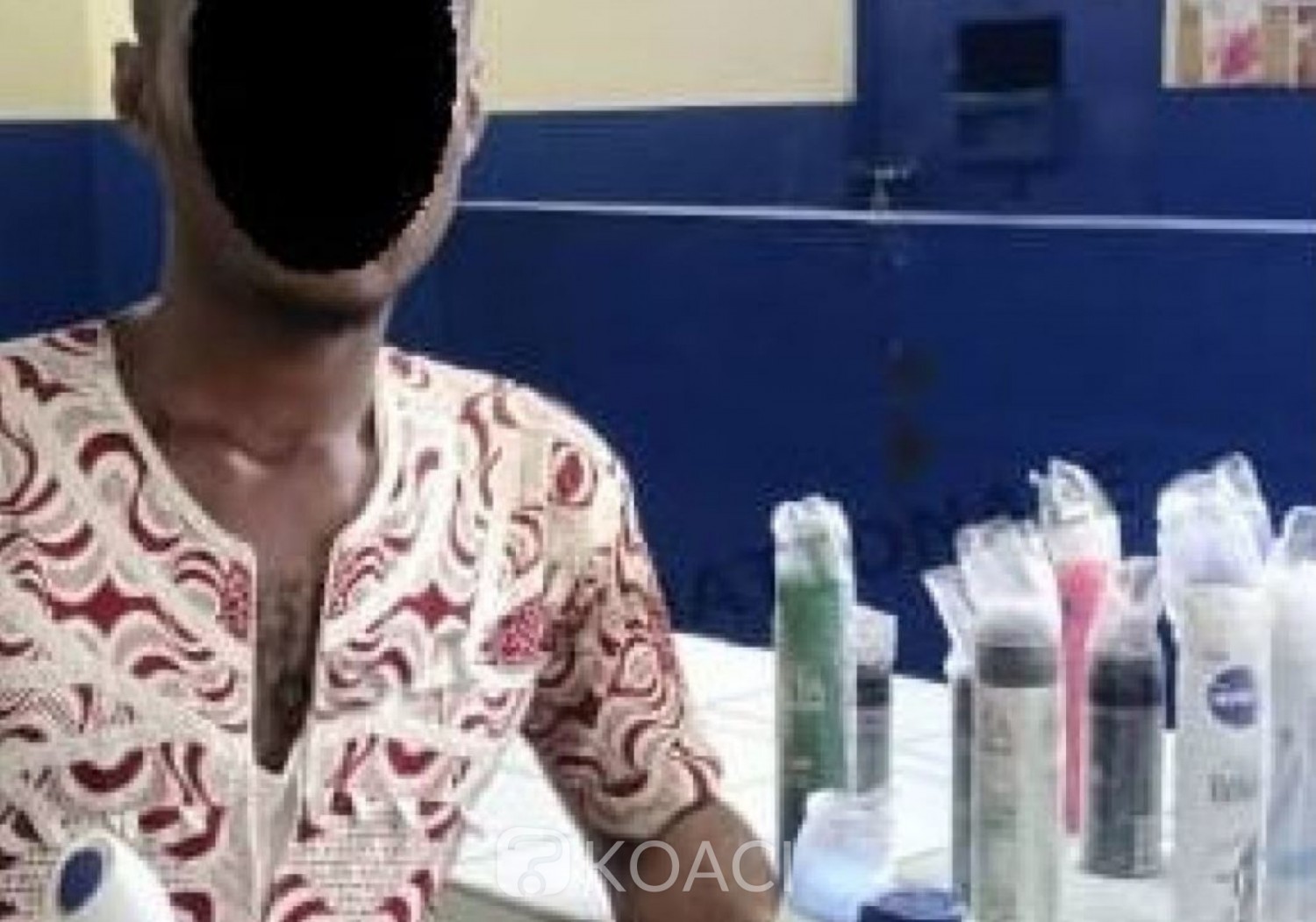 Côte d'Ivoire : Le vendeur ambulant utilisait de l'eau dans les tubes à la  place de parfums et déodorants