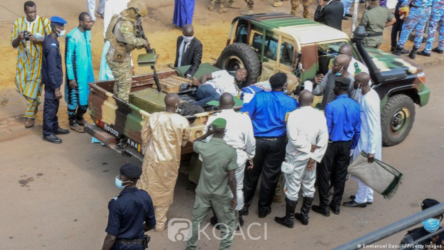 Mali : «  Tentative d'assassinat d'Assimi Goita , l'agresseur serait un enseignant «sous l'effet de la drogue» pour commettre l'acte