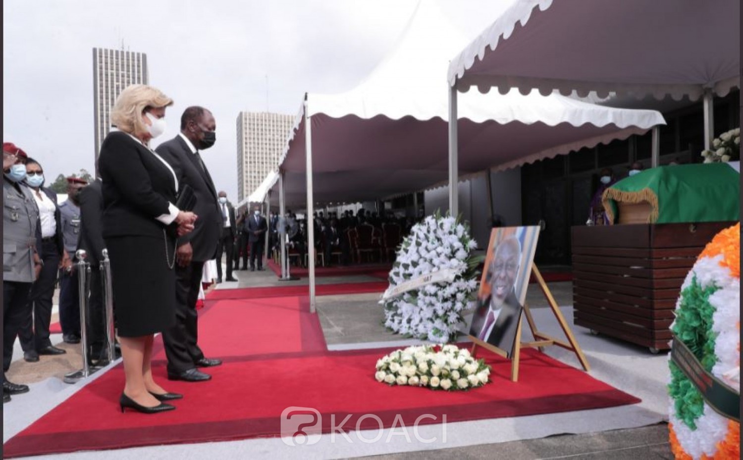 Côte d'Ivoire : Levée de corps de Charles Gomis, Ouattara salue la mémoire d'un diplomate chevronné, tout savoir sur sa vie professionnelle
