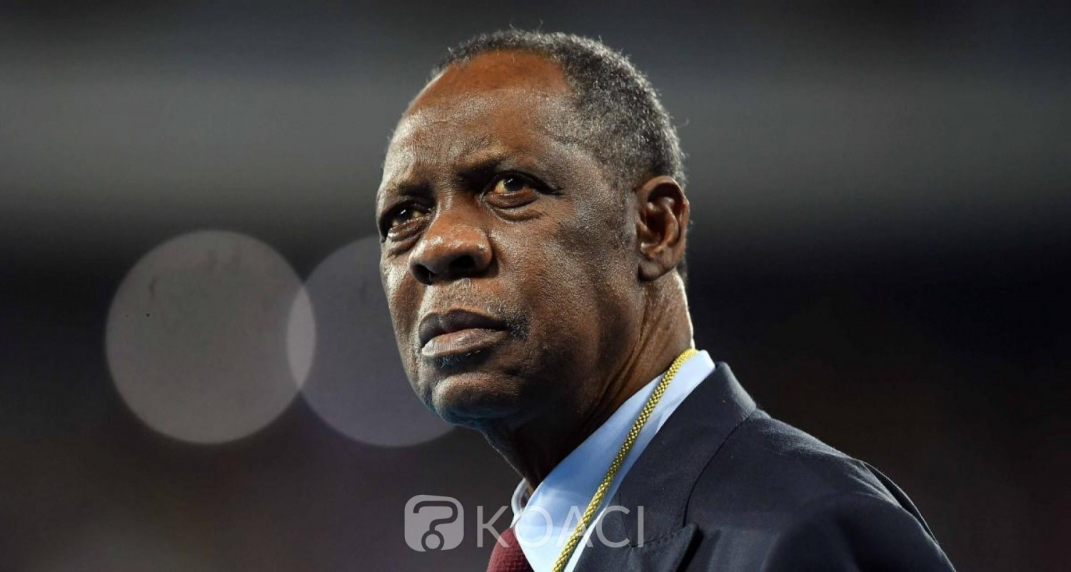 Afrique : Issa Hayatou suspendu un an par la FIFA