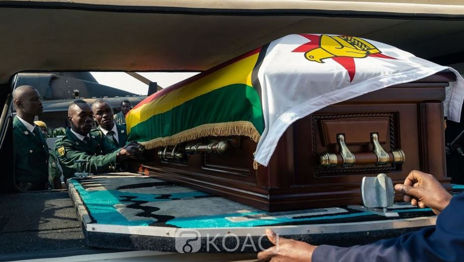 Zimbabwe : La justice ordonne l'exhumation du corps de Mugabe