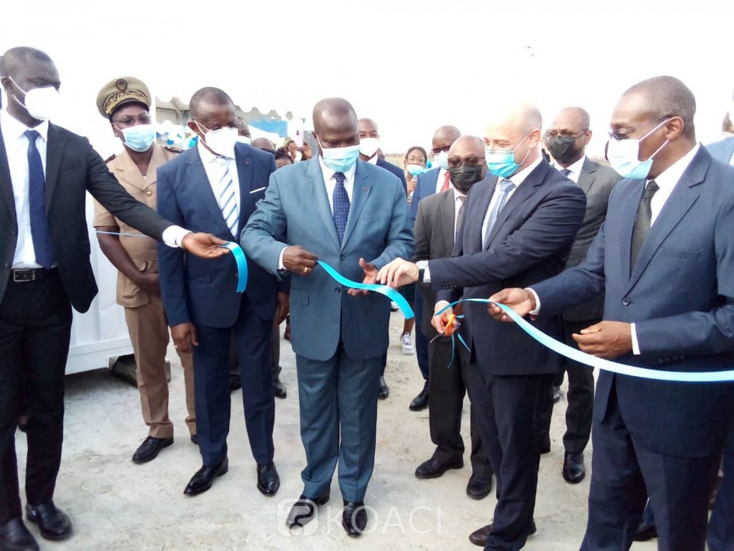 Côte d'Ivoire :    Lutte contre la COVID-19, une unité de production de 10.000 à 15.000 tests rapides inaugurée à Grand-Bassam
