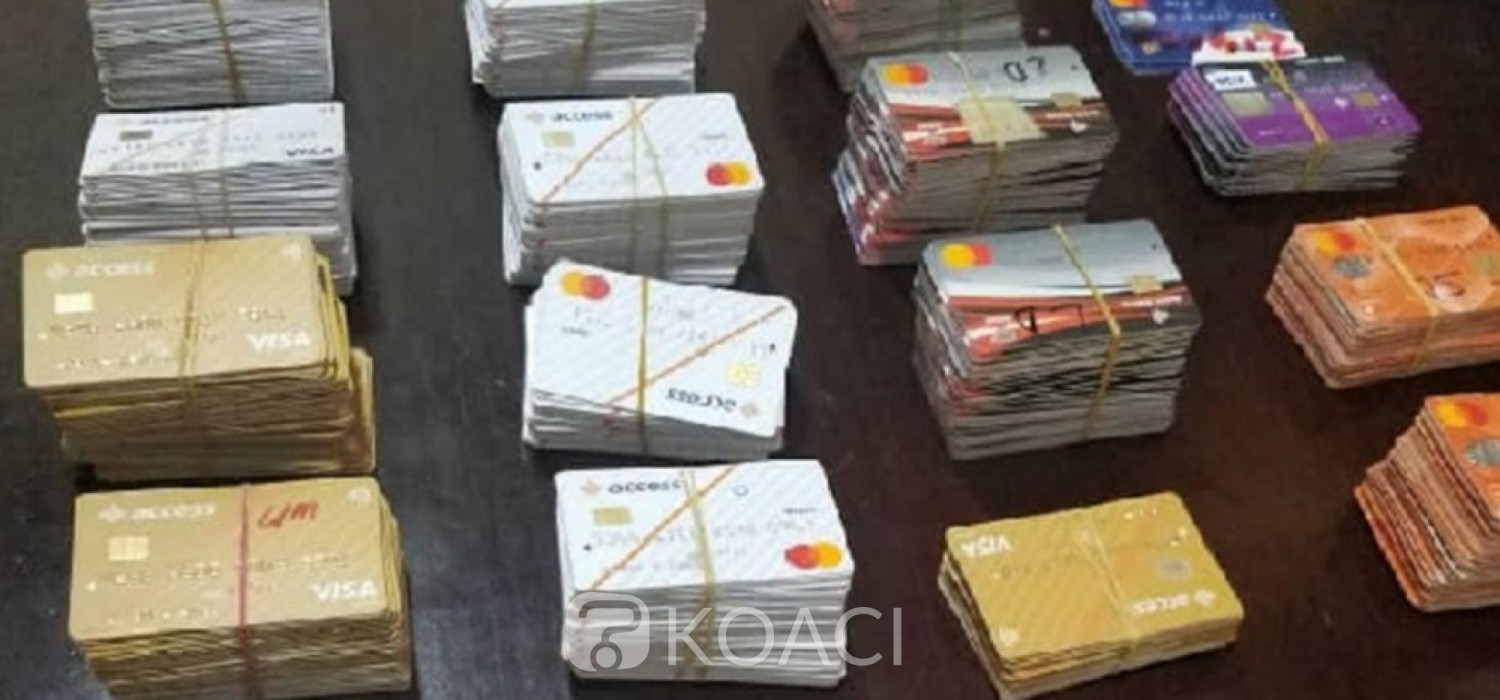 Ghana :  Un passager arrêté avec 656 cartes de guichet automatique