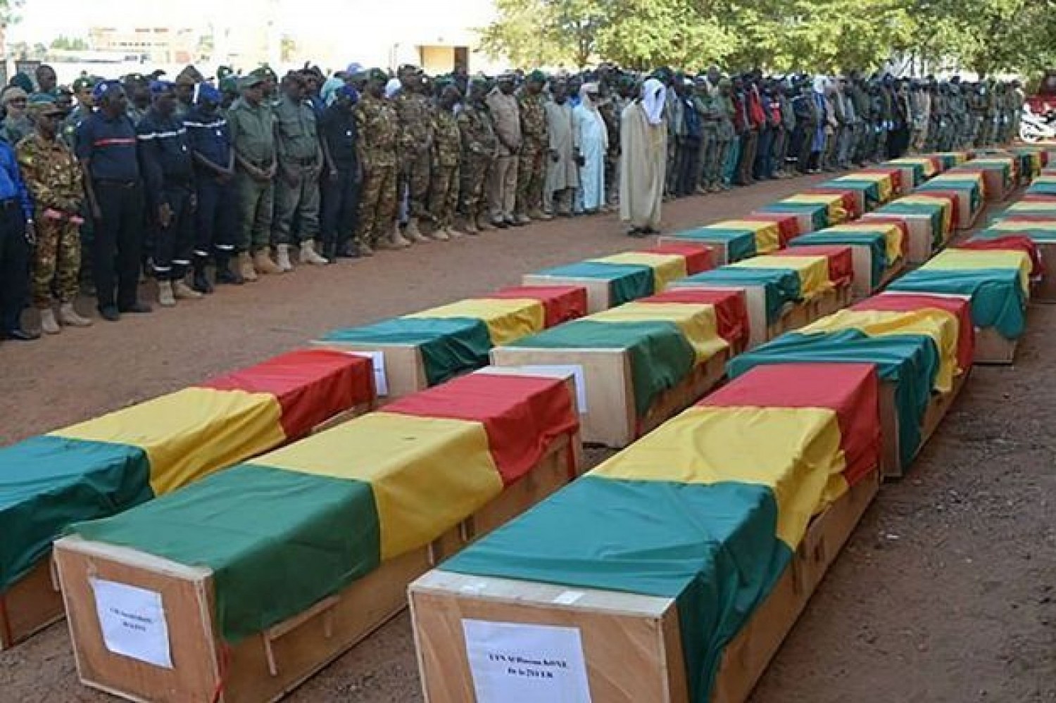 Mali : 16 morts au moins et 10 blessés parmi des soldats  lors d'une attaque terroriste dans le centre