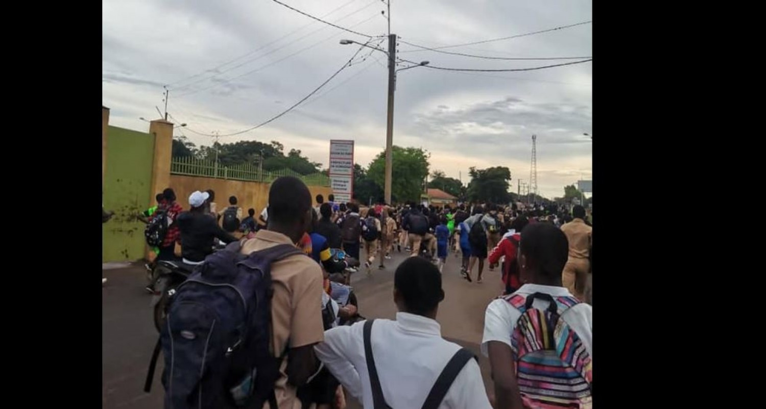 Côte d'Ivoire : Korhogo, un élève mortellement poignardé, marche de protestation dans la ville en direction de la préfecture