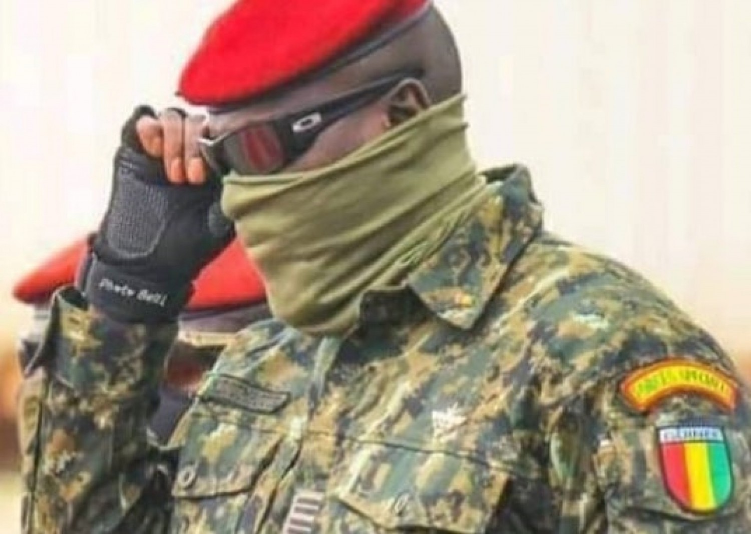 Guinée : Il se fait passer pour le frère du colonel Doumbouya pour arnaquer et tombe aux mains de la gendarmerie