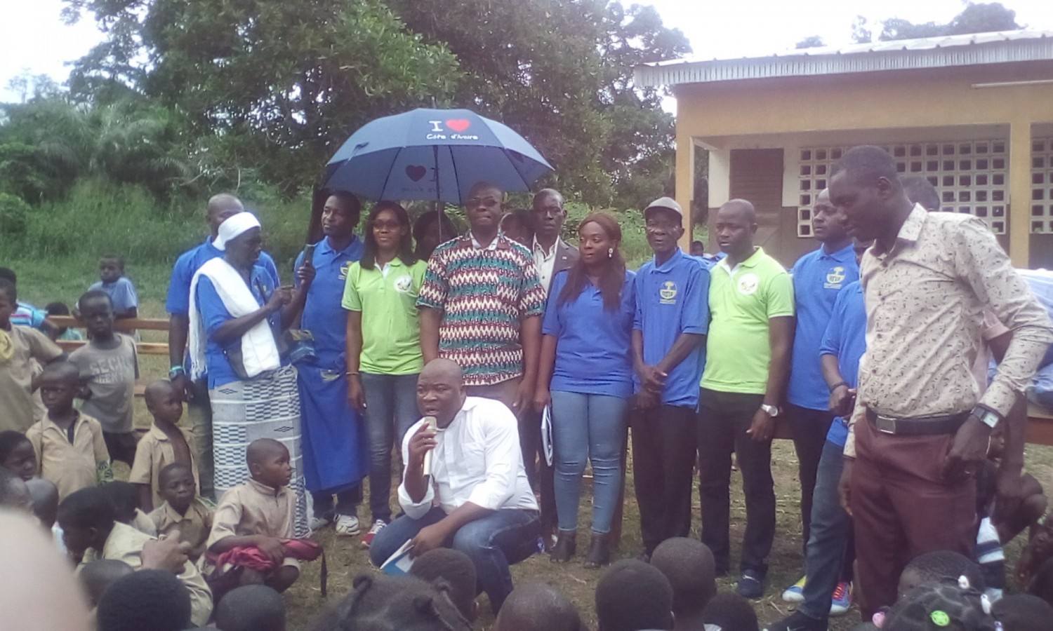 Côte d'Ivoire : Bouaké, à l'EPP de Totokro, 300 élèves équipés en matériel scolaire