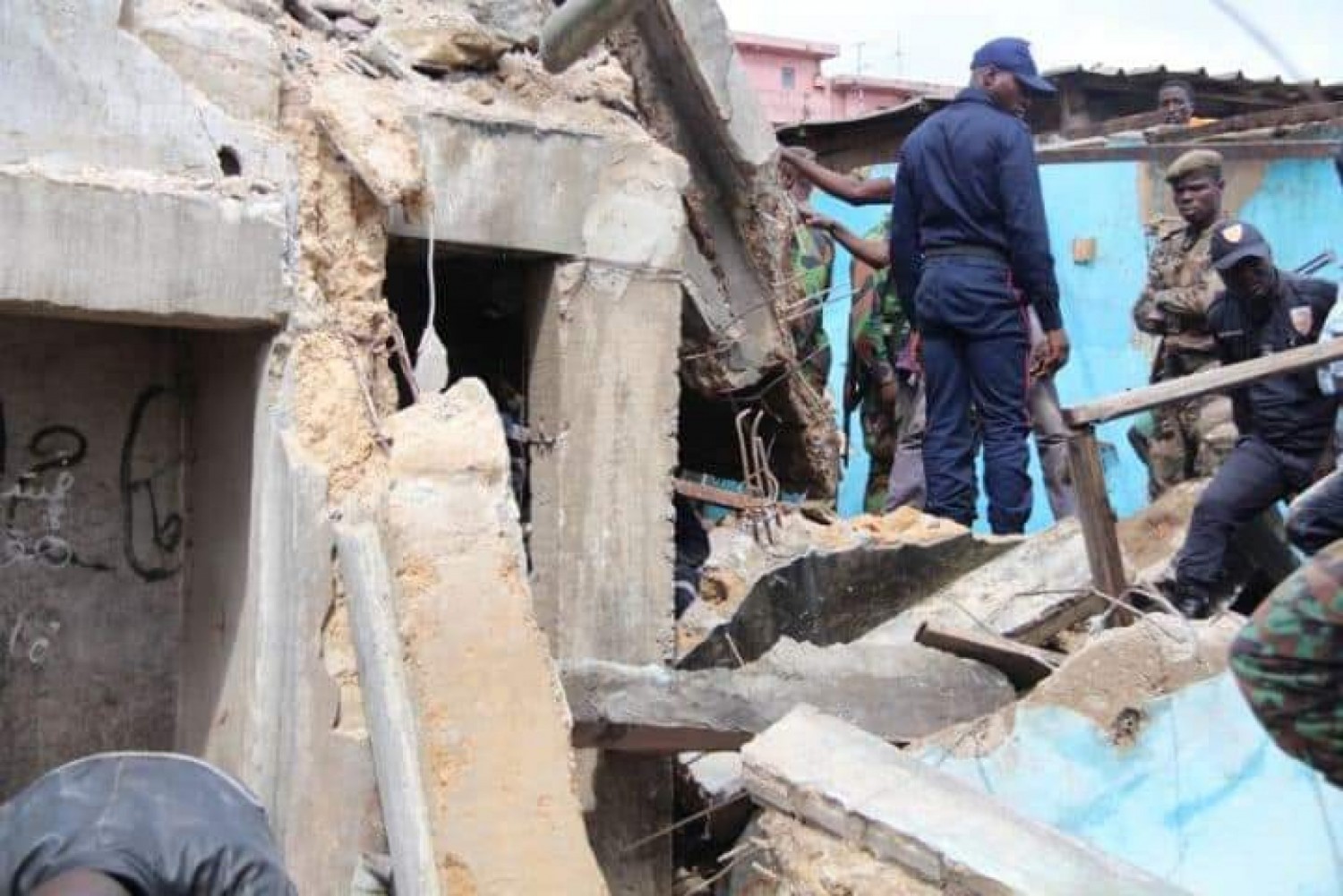Côte d'Ivoire : Attécoubé, une maison s'écroule sur des habitants, 02 corps retrouvés sous des décombres