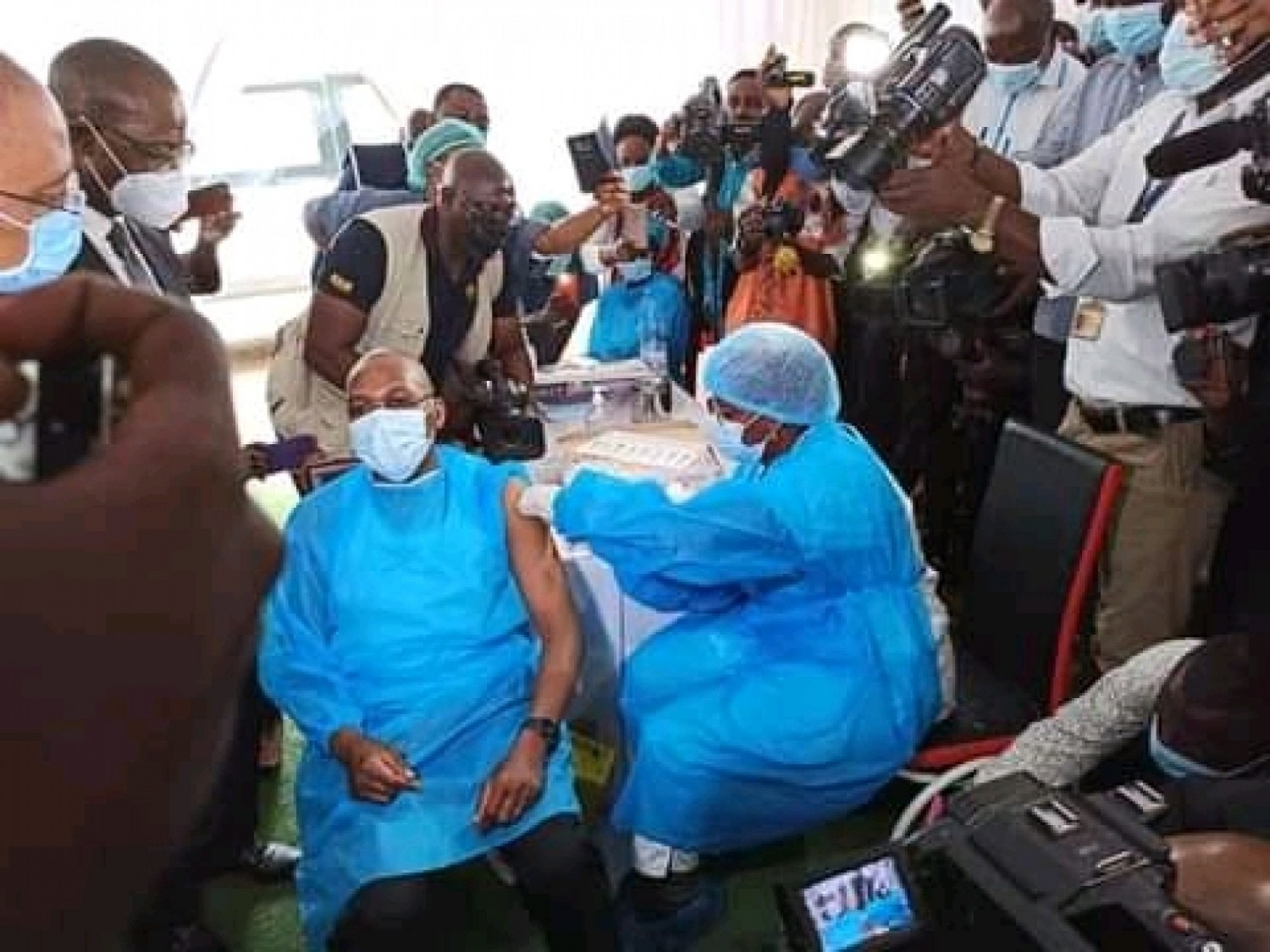Cameroun : Covid 19, des agents de santé suspendus pour avoir vendu des fausses cartes de vaccination