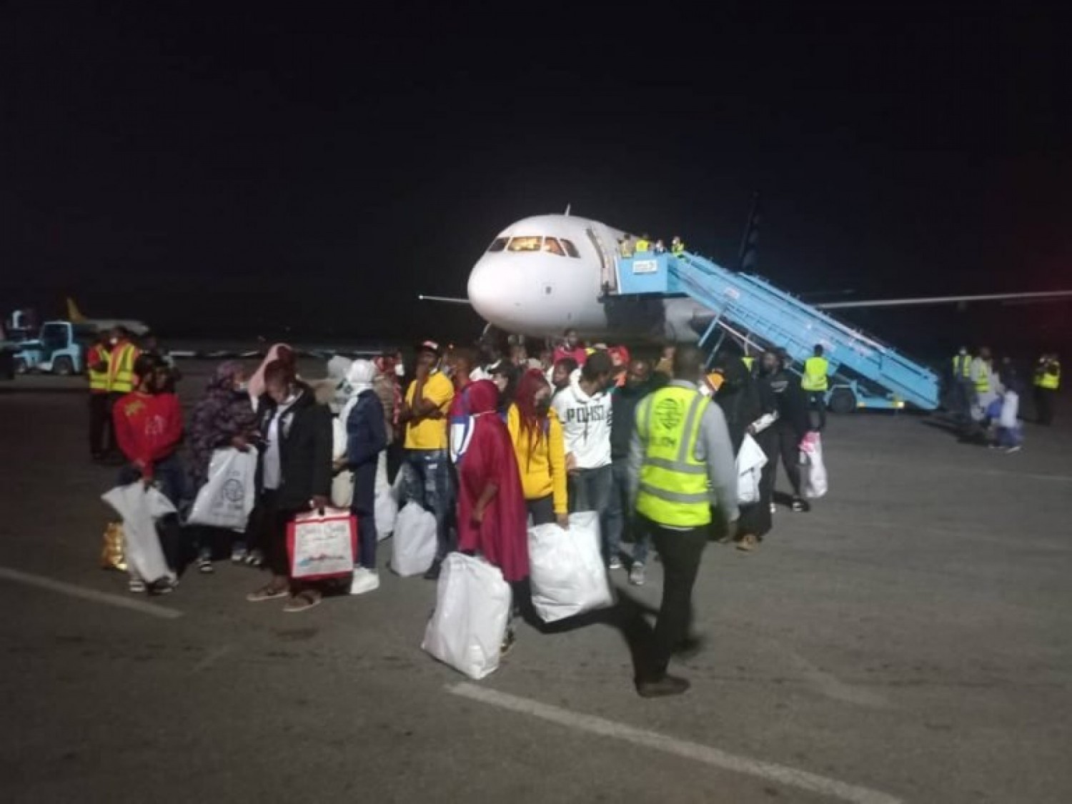 Nigeria : Bloqués en Libye, 162 migrants nigérians retournent volontairement  au pays