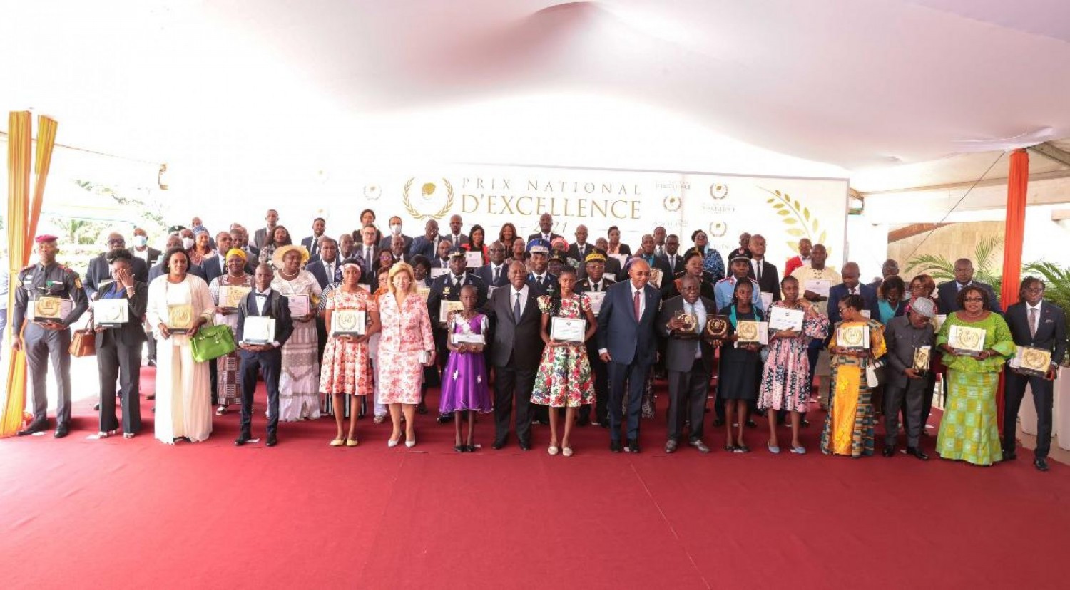Côte d'Ivoire : 8éme édition du prix national d'excellence, Ouattara suggère à Achi l'instauration du «prix portant sur la bonne gouvernance et la lutte contre la corruption »