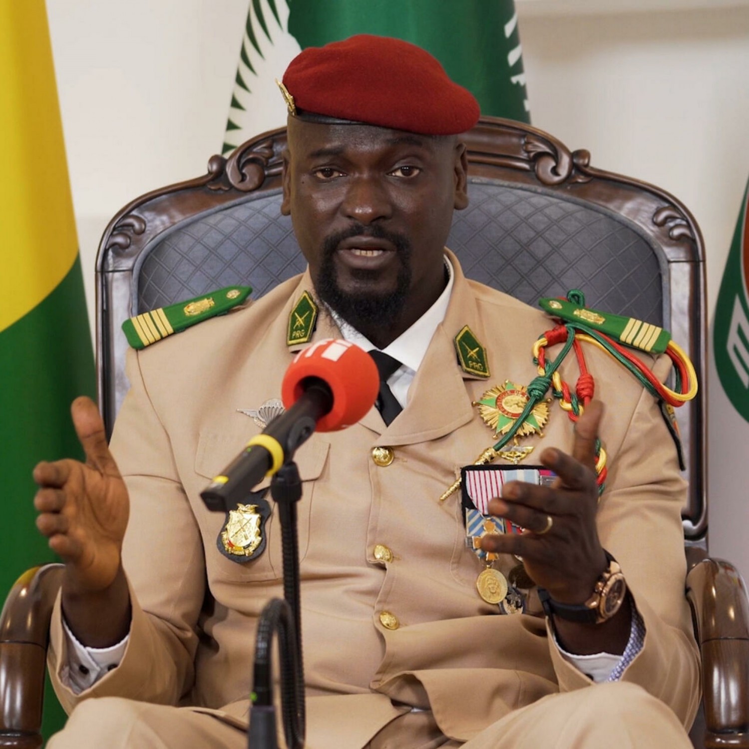 Guinée : Le colonel Mamadi Doumbouya s' ouvre dans un premier entretien : « il n'y a pas de crise en Guinée »