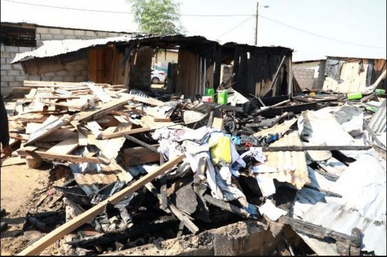 Côte d'Ivoire : Incendie de Bingerville, 02 morts dont un enfant de 2 ans et 10 habitations détruites, bilan définitif, la compassion du Gouvernement aux victimes