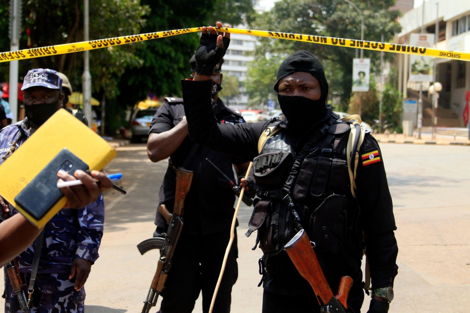 Ouganda : Double attentat à Kampala, cinq suspects dont un Cheick abattus par la police, 21 arrestations