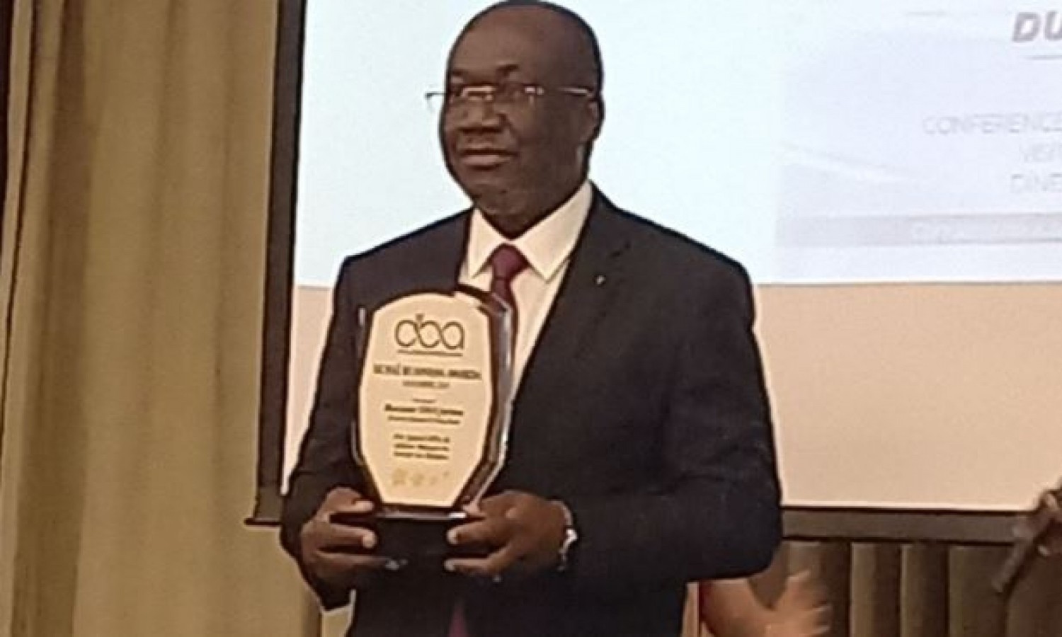 Côte d'Ivoire : Versus Bank, Jerôme Ehui primé aux Dubaï Business Awards
