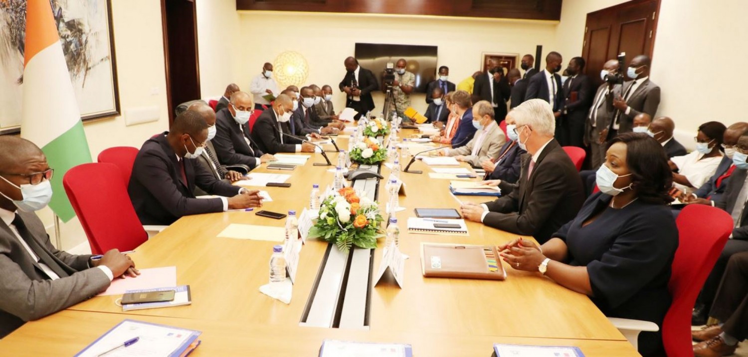 Côte d'Ivoire-France :   C2D, 32,8 milliards pour sortir les 300 mille habitants de cinq quartiers précaires des communes d'Abobo de Yopougon et de Koumassi