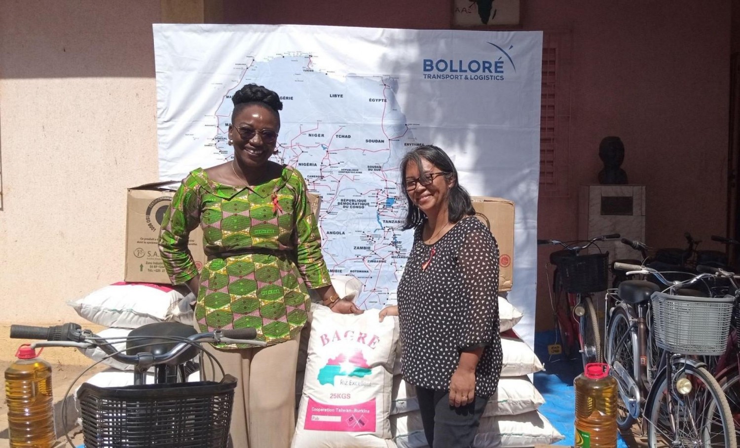 Burkina Faso : Bolloré Transport & Logistics fait don de vélos à des enfants touchés par le virus du Sida