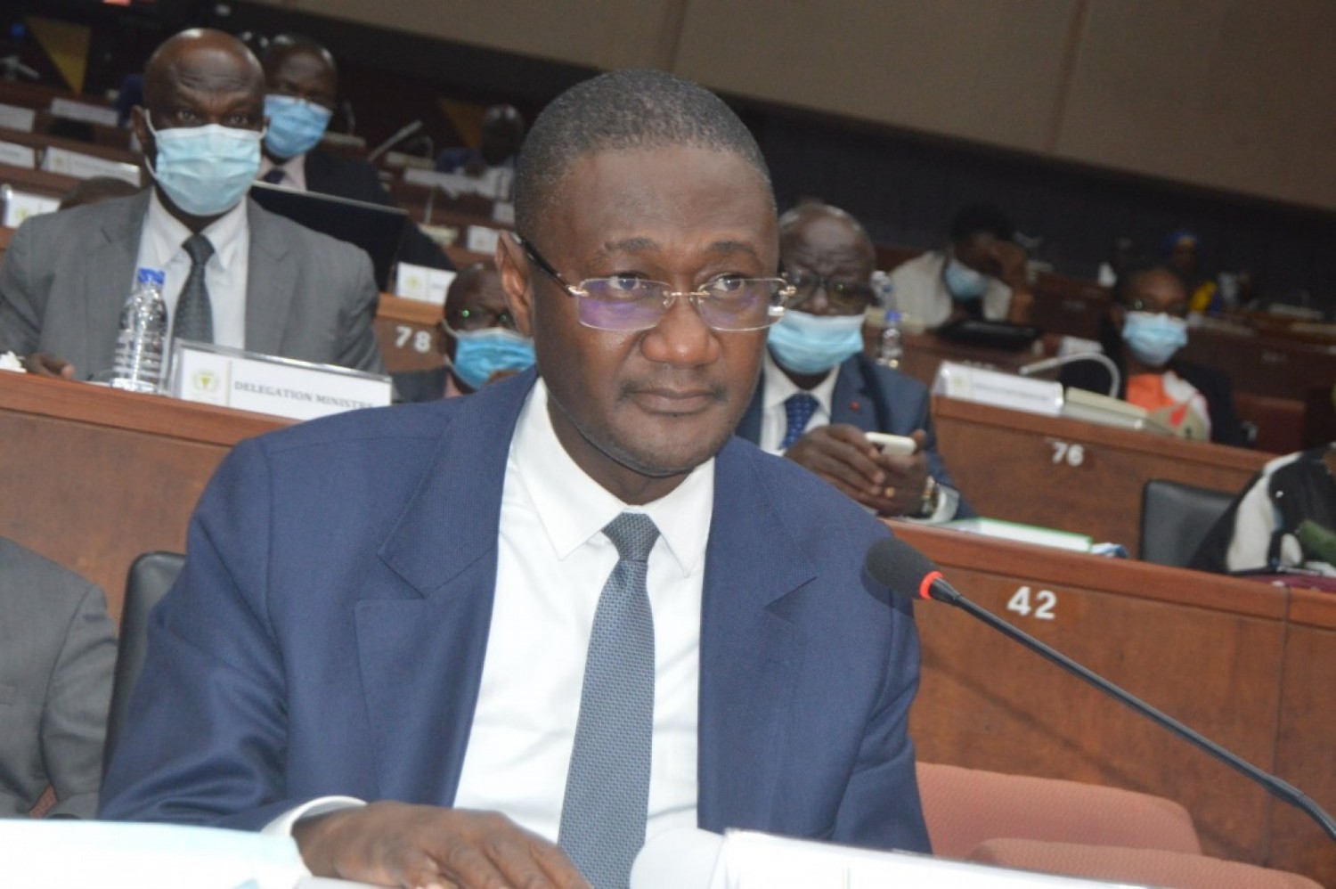 Côte d'Ivoire : Sénat, le projet de budget de l'Etat pour 2022 et l'annexe fiscale adoptés, les explications du Ministre Moussa Sanogo