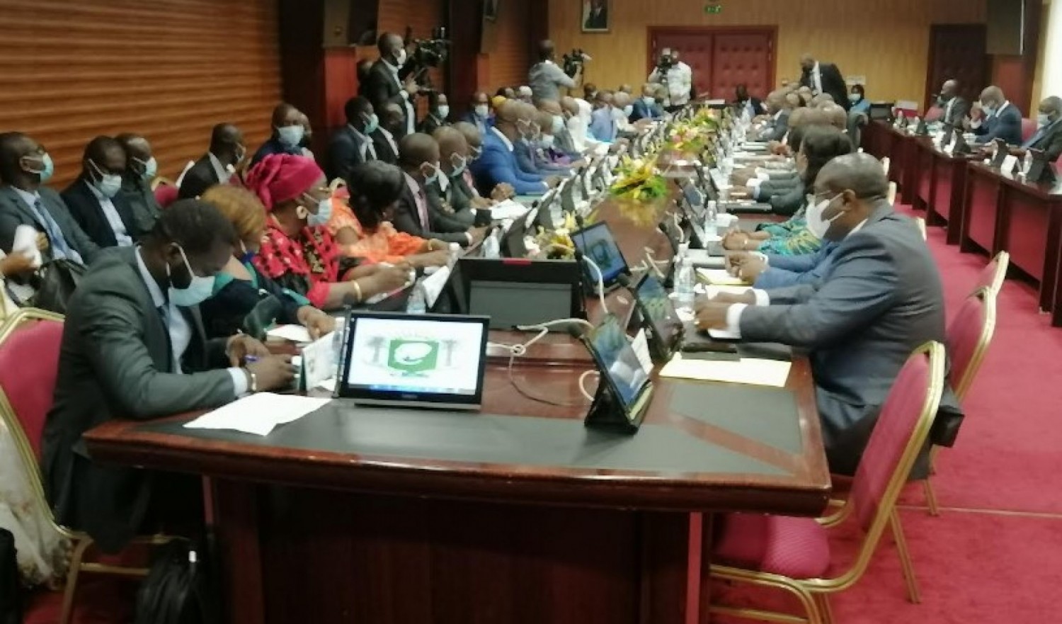 Côte d'Ivoire : Les travaux démarrent le 21 décembre, partis politiques et société civile invités à déposer leurs TDR au plus tard le vendredi, à la Direction de la décentralisation