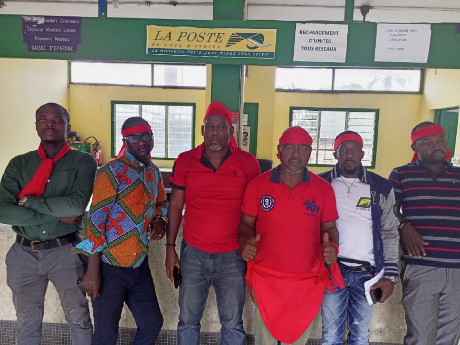 Côte d'Ivoire : Grève du bandeau rouge à la poste de CI, des agents dénoncent une situation alarmante et invitent  le chef de l'Etat à diligenter  un véritable audit