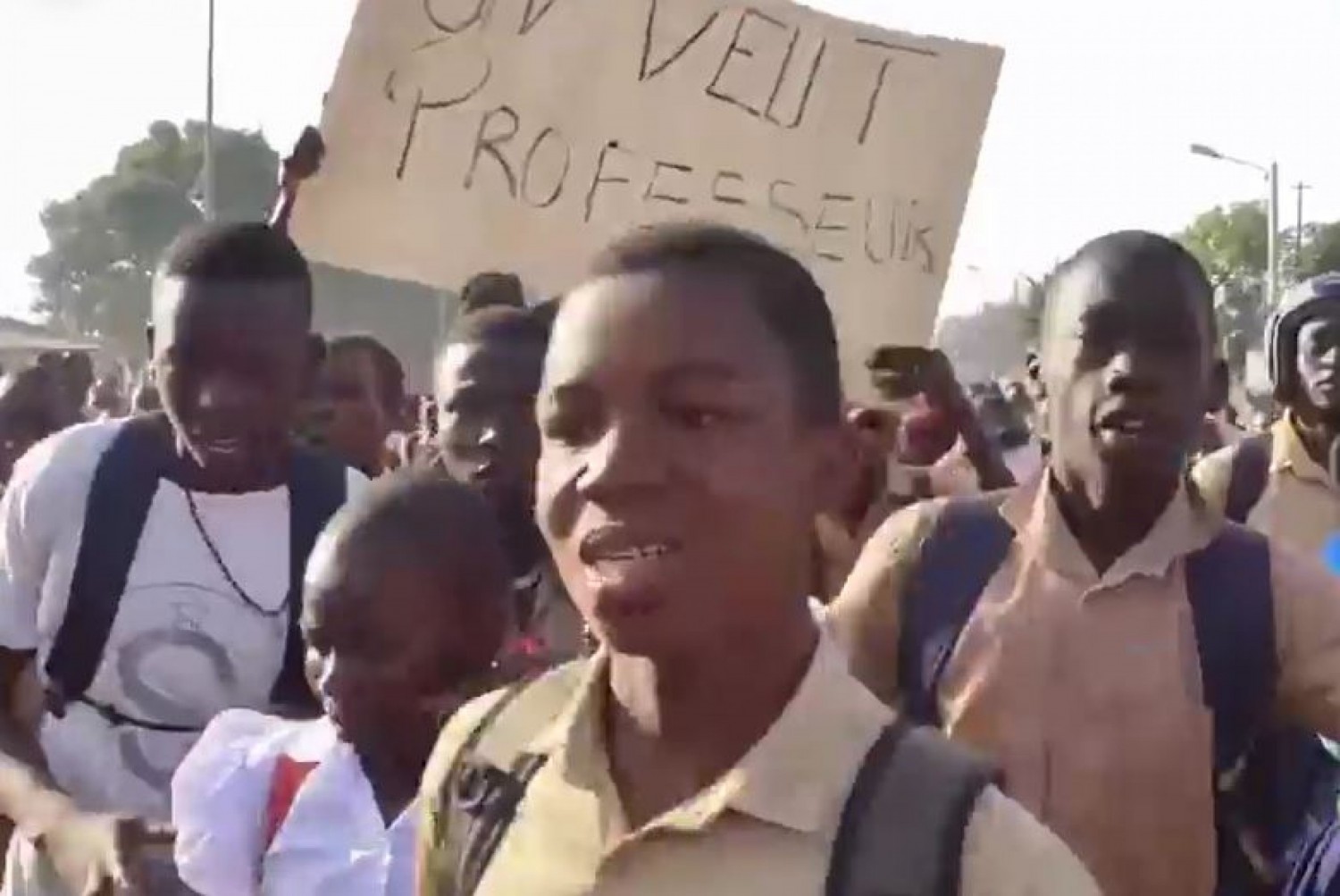 Côte d'Ivoire : Déficits d'enseignants dans les établissements publics, le MIDH exhorte le Gouvernement à procéder à un règlement holistique de la question