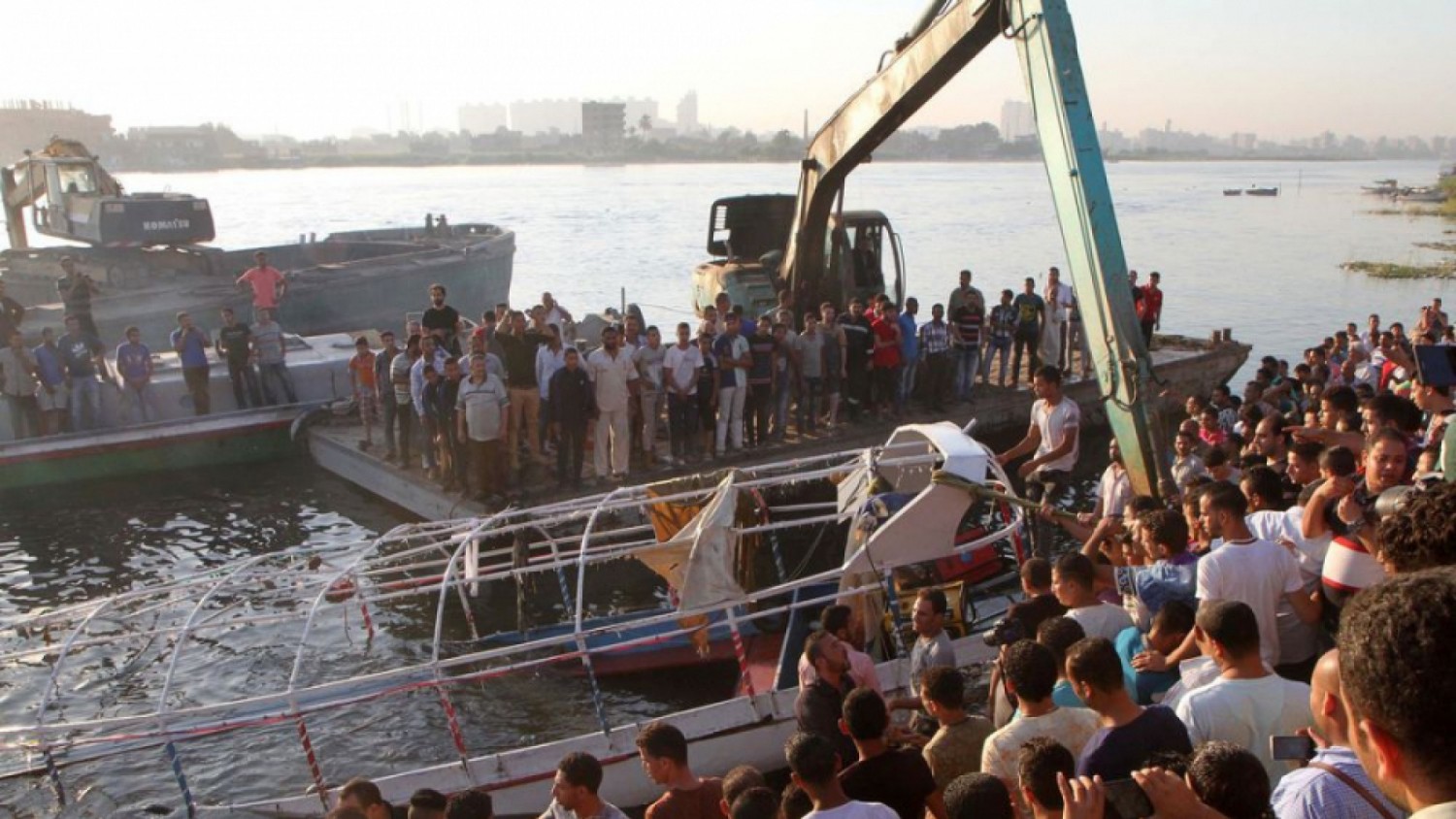 Egypte : Drame, un camion tombe d'un ferry dans le Nil, deux morts et huit disparus